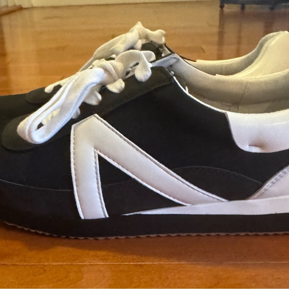 Black and white Loft sneakers. Size 8, new in box